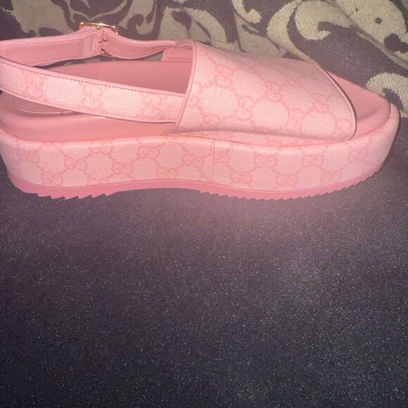 Brand new Gucci Pink  Slide Sandals size 10 - Picture 5 of 9